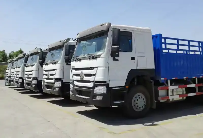 sinotruk howo 371 6×4 cargo truck-5