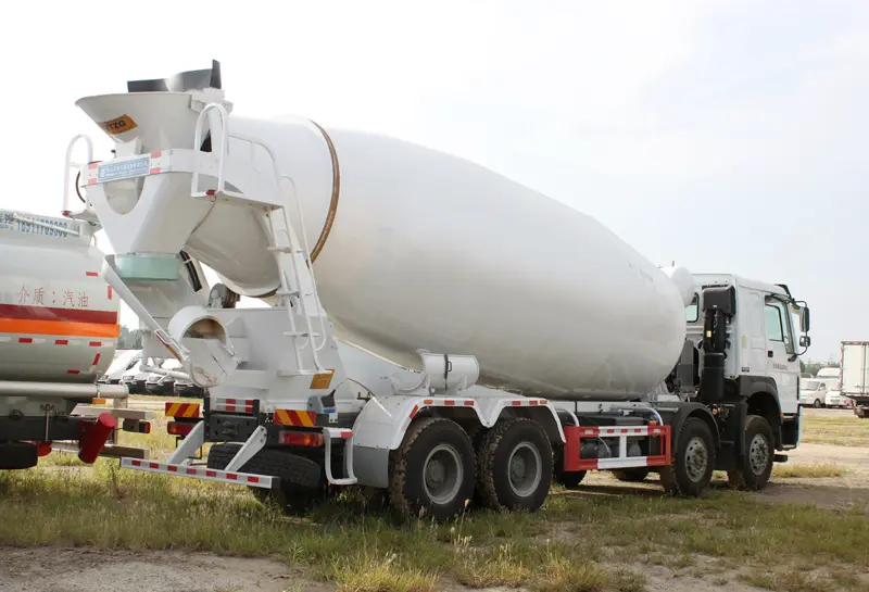 sinotruk howo 380 mixer truck price china-3