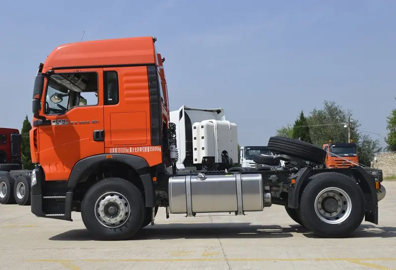 sinotruk howo 420 4×2 tractor truck-1