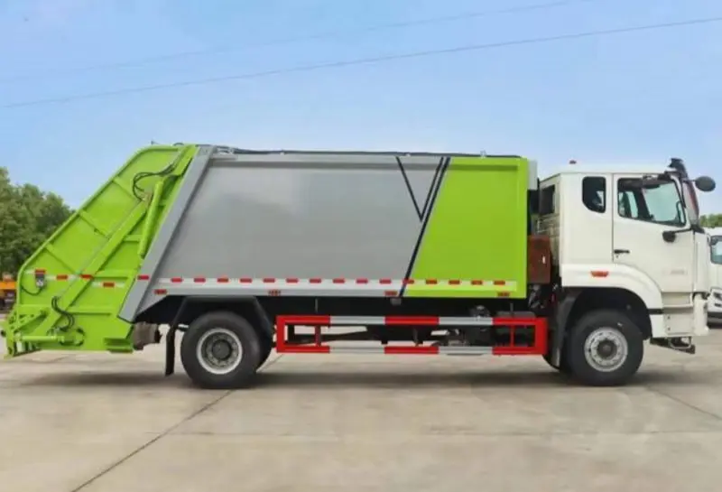 sinotruk howo 4×2 garbage truck-1