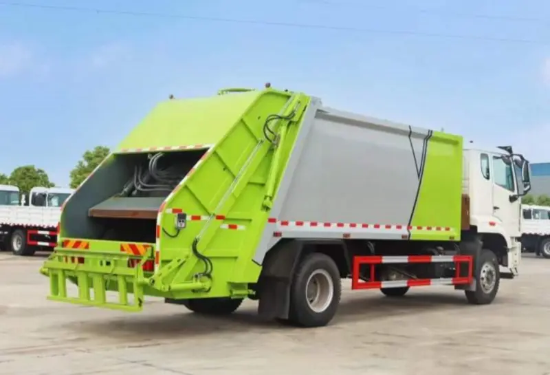 sinotruk howo 4×2 garbage truck-2
