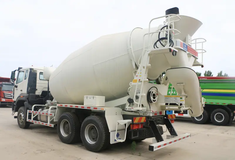 sinotruk howo NX 380 6×4 mixer truck-3