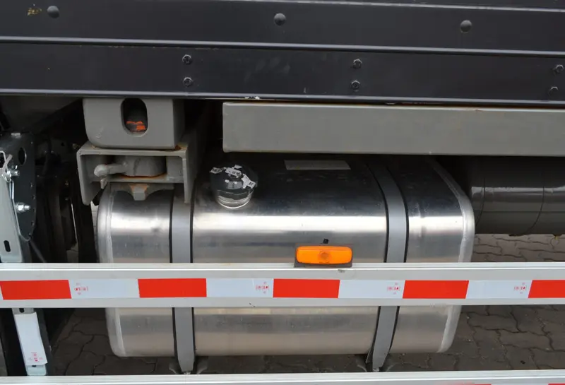 sinotruk howo T5G 4×2 cargo truck price-7