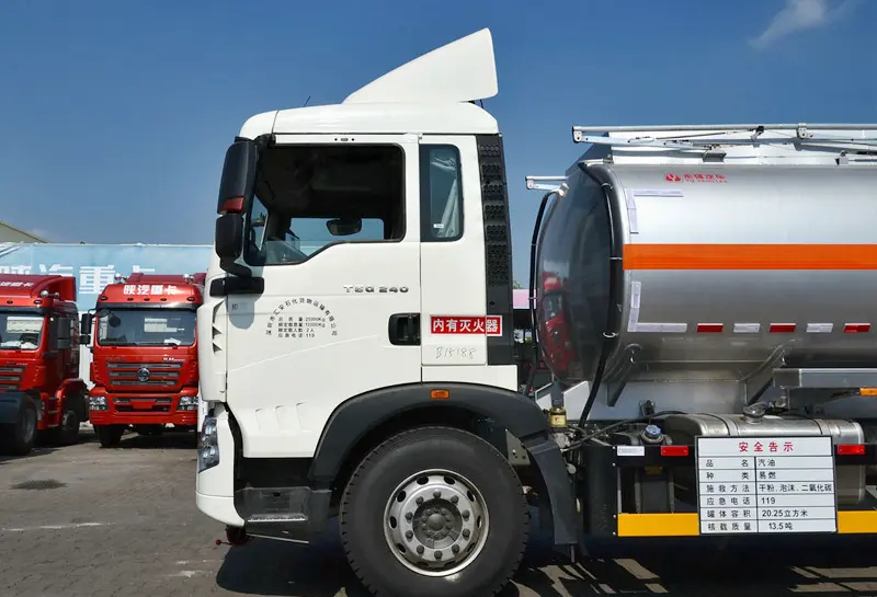 sinotruk howo T5G fuel tanker truck-7