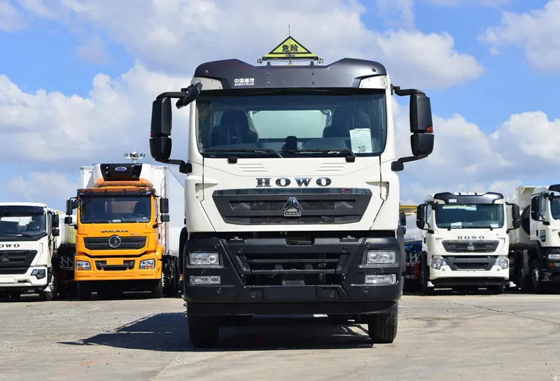 sinotruk howo fuel tanker from china-1