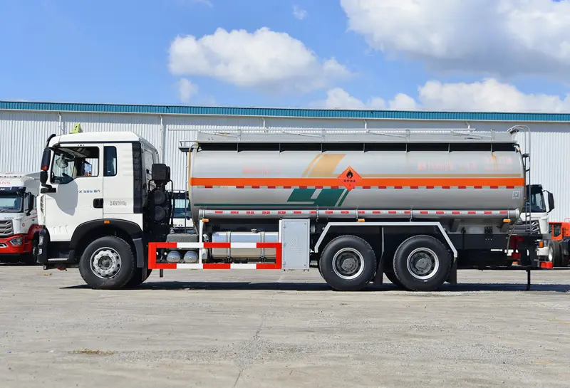 sinotruk howo fuel tanker from china-2