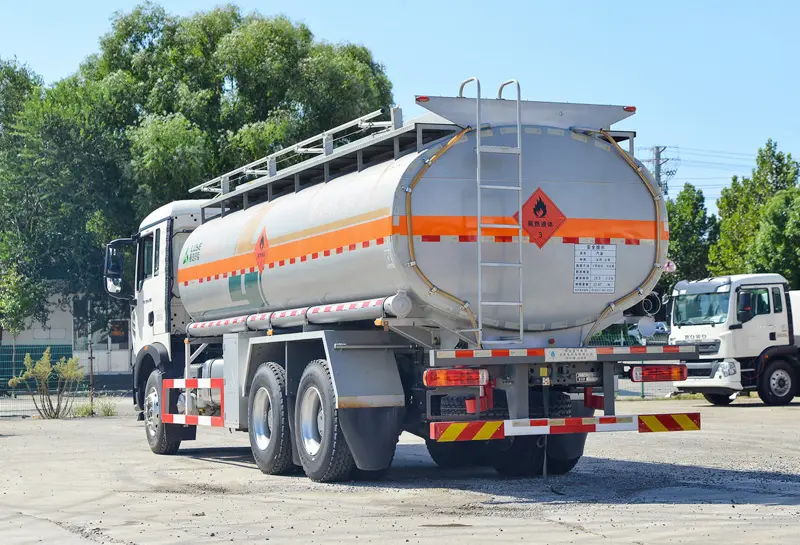 sinotruk howo fuel tanker from china-3