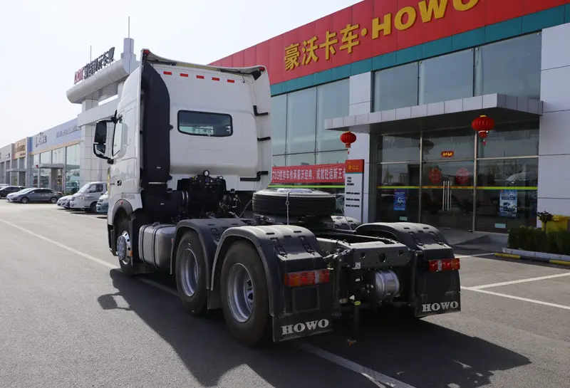 sinotruk howo t7h tractor trucks for sale-4