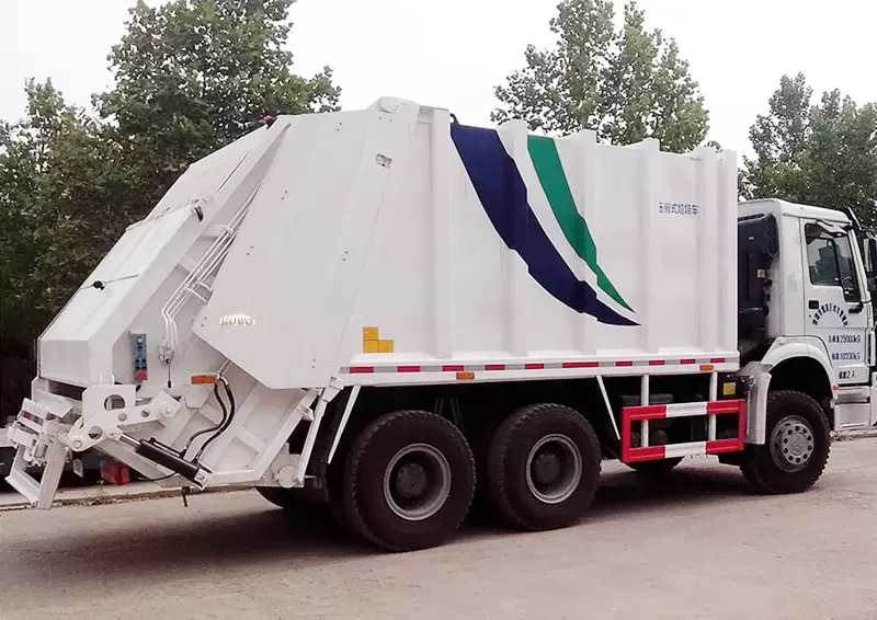 Sinotruk Howo 7 Garbage Truck-3